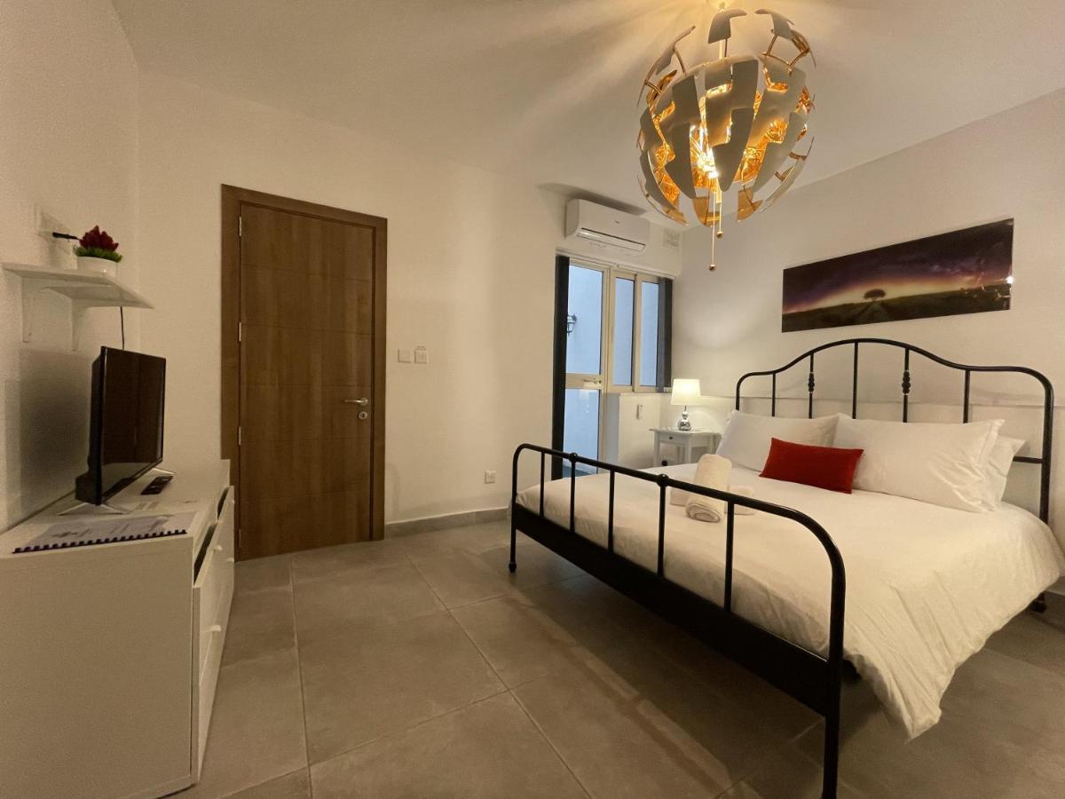Casa Leon Malta Hotel Saint Julian's Екстериор снимка