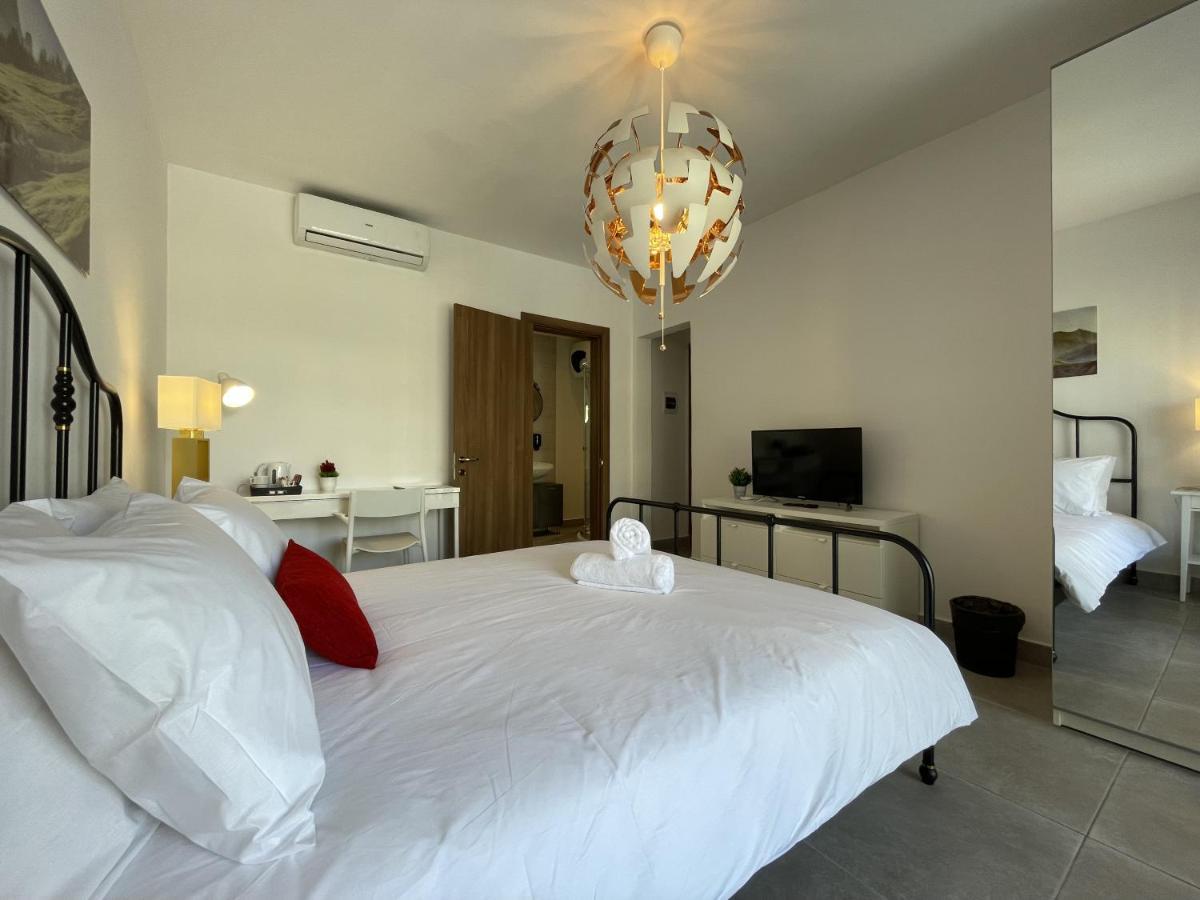 Casa Leon Malta Hotel Saint Julian's Екстериор снимка