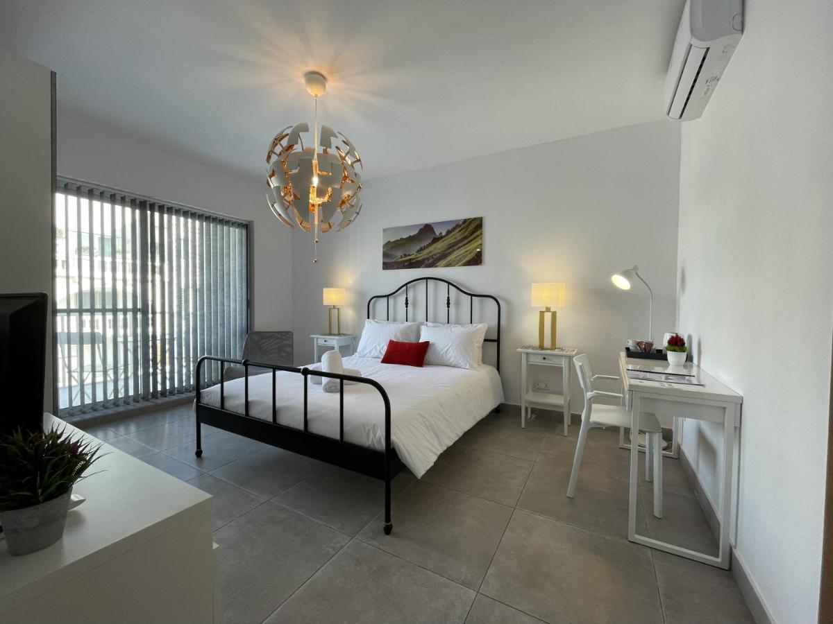 Casa Leon Malta Hotel Saint Julian's Екстериор снимка