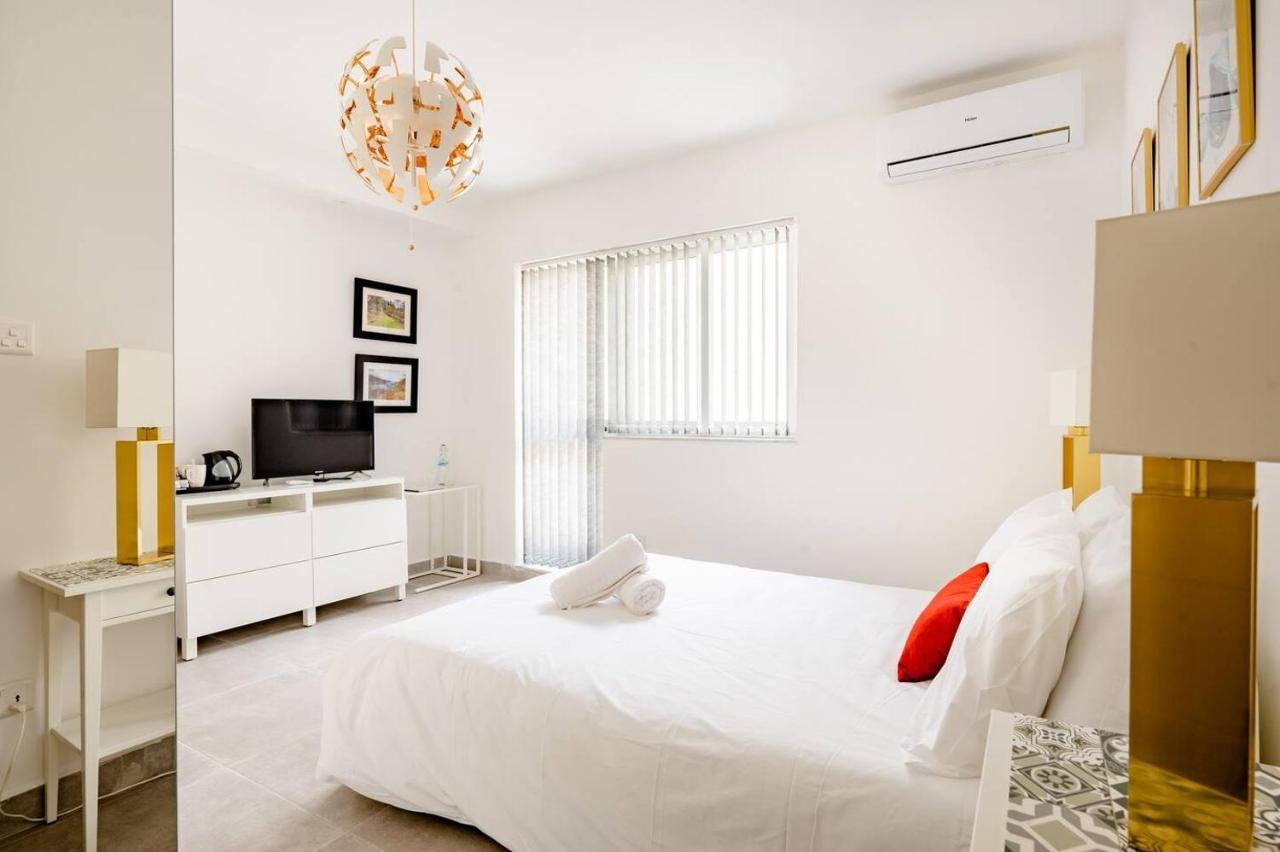 Casa Leon Malta Hotel Saint Julian's Екстериор снимка