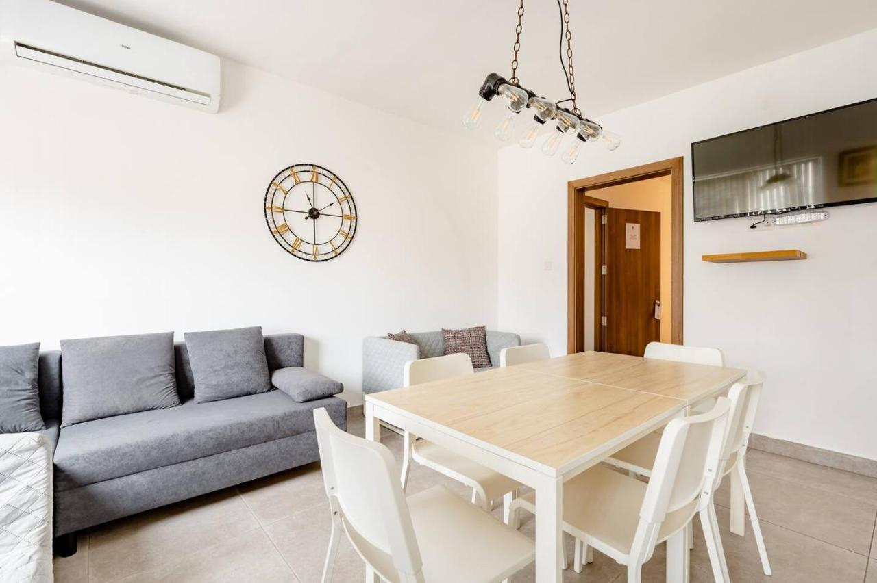 Casa Leon Malta Hotel Saint Julian's Екстериор снимка